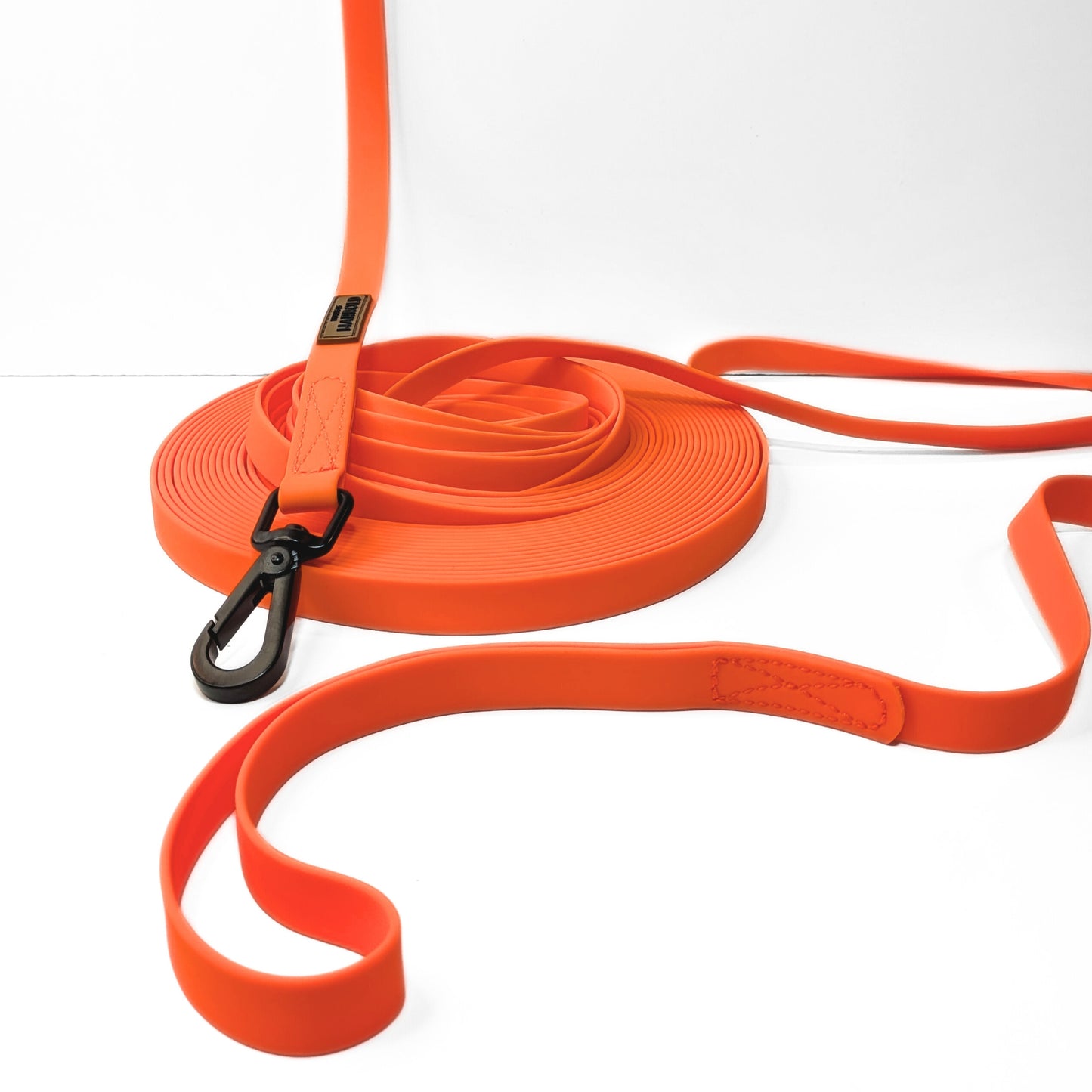 For recall training, beach adventures, and open-field freedom, the 15m LoomLite Training & Recall Leash